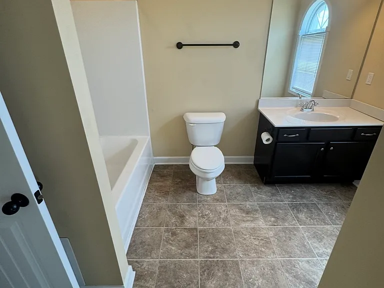 111 Castanet Ct — Photo 26
