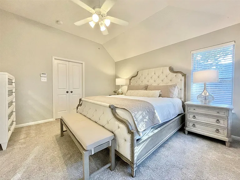 46 Flickering Sun Ct — Photo 32