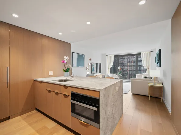 111 West 56th Street image 3 of 17