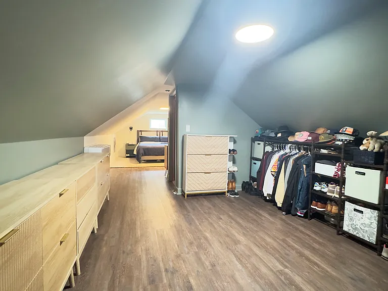 1104 Locust Ave — Photo 14