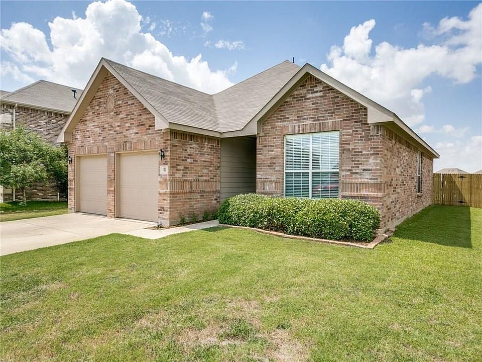 1st image of 121 Pinto Dr