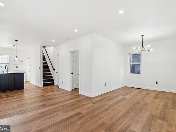 3rd image of 2429 39th St