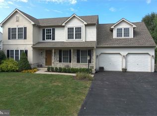 60 Rock Rd, Ephrata, PA 17522