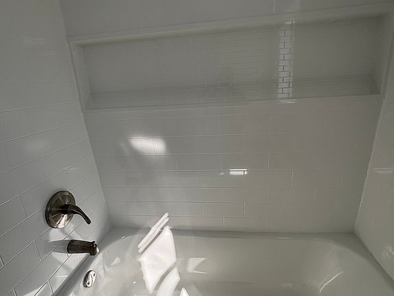 4th image of 1403 Saint Elizabeth St APT B