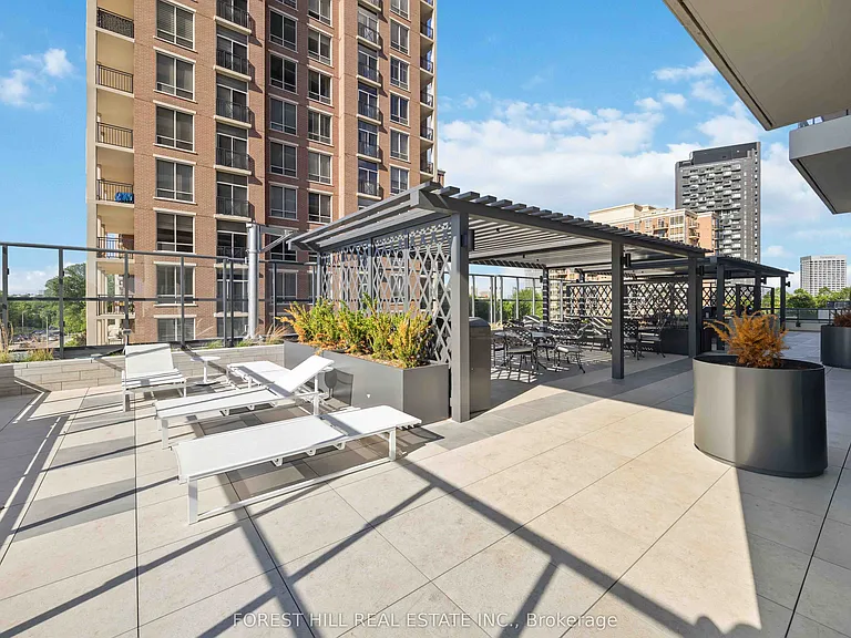 10 Inn On The Park Dr #Penthouse 3 — Photo 27