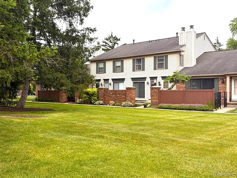 41090 Southwind Dr — Photo 25