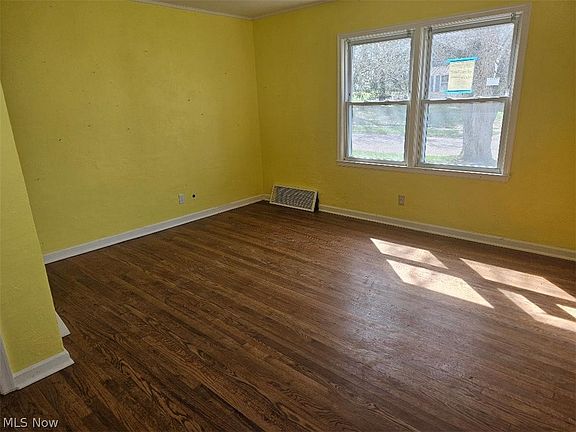 3rd image of 1681 Girard St