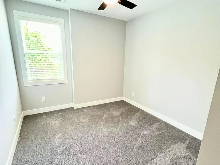 420 Breezewood Dr #224 — Photo 11