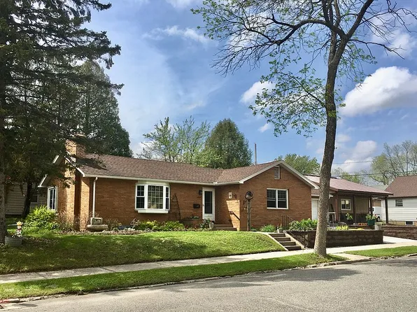 1502 N 7th Ave, Virginia, MN 55792