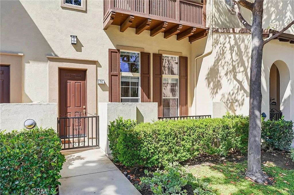2 bed, 2.5 bath, 1455 sqft, $4,000 — Photo 2