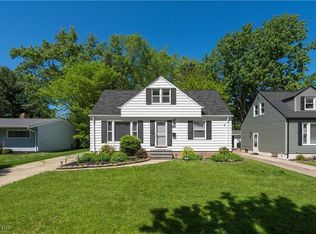 1688 Harwich Rd, Lyndhurst, OH 44124