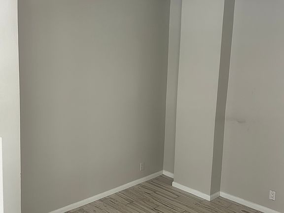 3rd image of 621 Wythe St #2