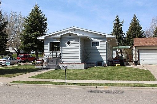2nd image of 227 9th Ave S
