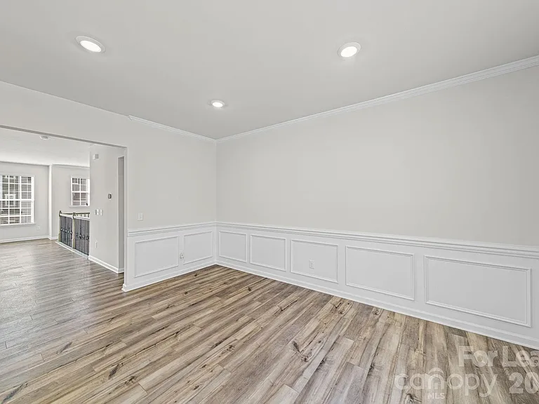 1104 Bandon Dr — Photo 11