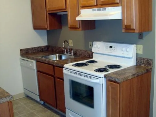 2908 Treeside St NW APT B, Canton, OH 44709