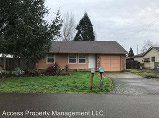 1059 SE Elm St, Dundee, OR 97115