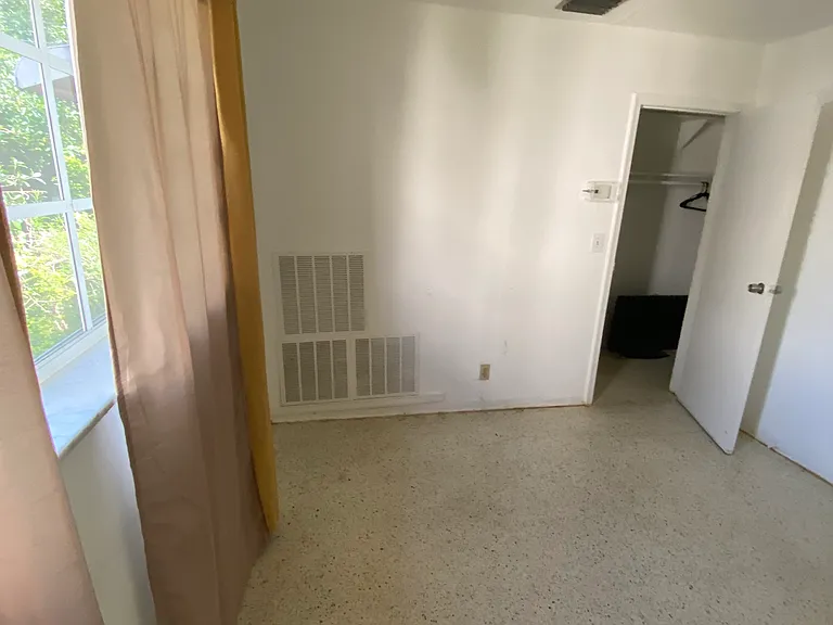 622 NE 4th St #4 — Photo 7