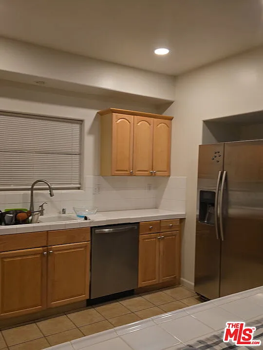 2 bed, 2.5 bath, 1100 sqft, $2,650 — Photo 2
