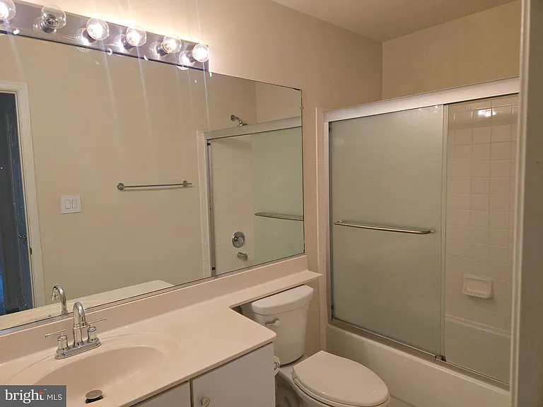 14635 Seasons Dr — Photo 35