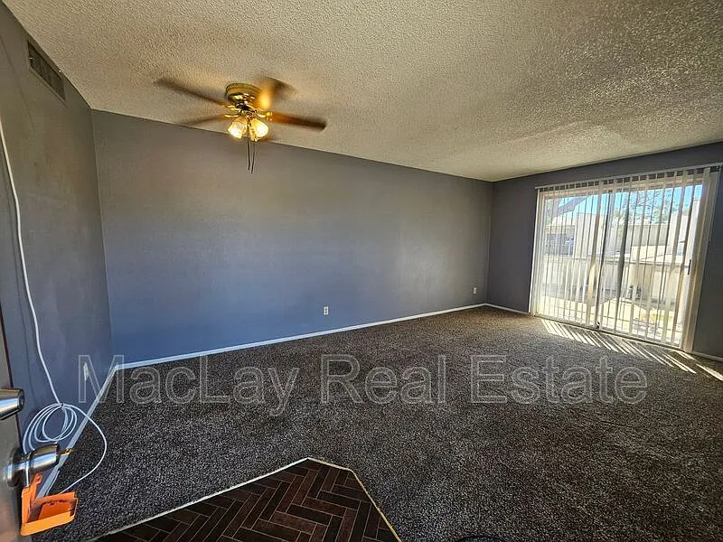 2 bed, 2.0 bath, 900 sqft, $875 — Photo 2