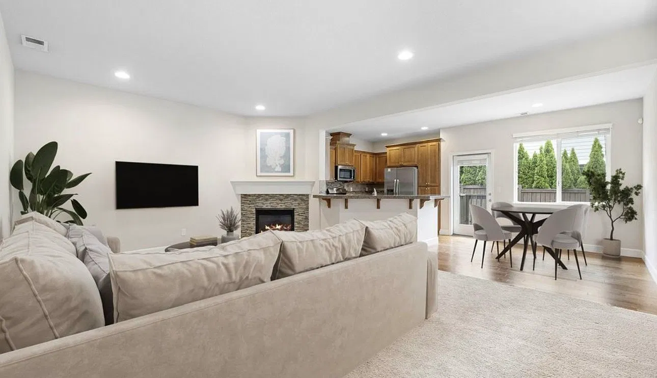 3 bed, 2.5 bath, 1772 sqft, $2,595 — Photo 2