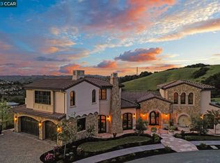 89 Dairy Creek Ln, Orinda, CA 94563