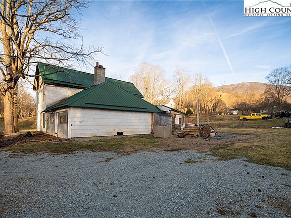 4th image of 121 & 150 Johns Lane