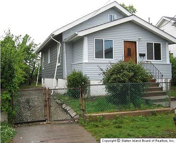 1st image of 17 Martineau St