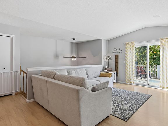 3rd image of 721 Highview Ct