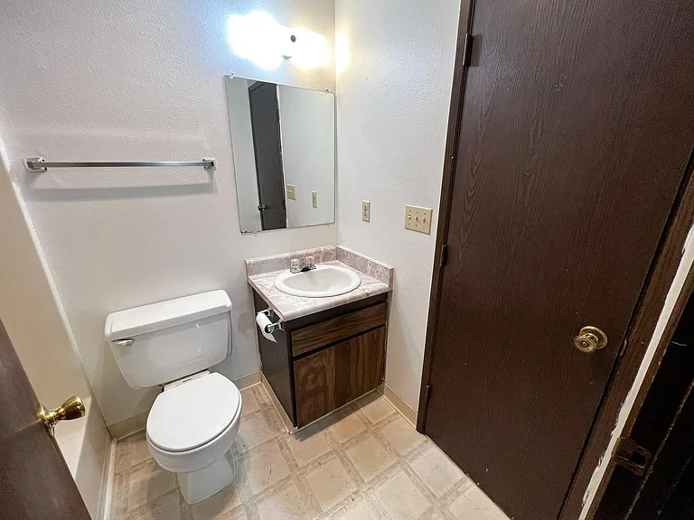 5208 Windsor Island Rd N #A — Photo 12