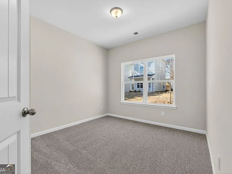 9 Crown St — Photo 17