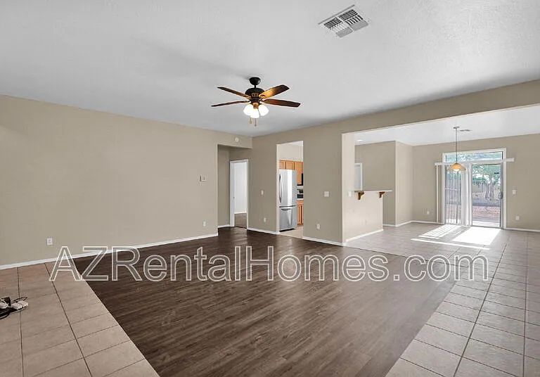 6308 S 69th Gln — Photo 4