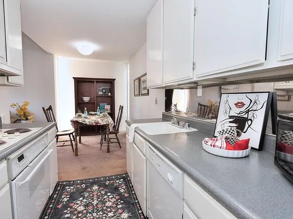 2238 Woodside Ln Unit 15, Sacramento, CA 95825