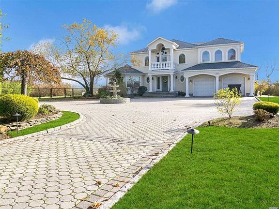 3rd image of 568 Shore Dr