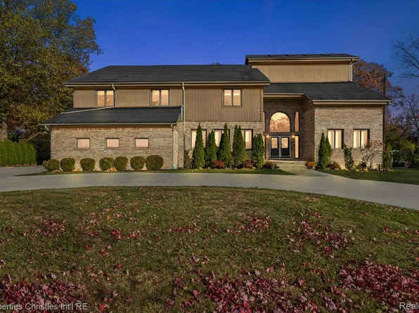 19460 Lowell Dr, Detroit, MI 48203