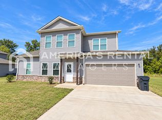 689 Andrew Dr, Weaver, AL 36277
