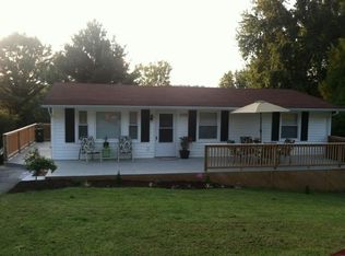 302 Lakeview Cir, Bluff City, TN 37618