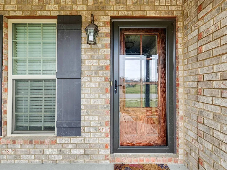 402 Lucy Cir — Photo 6