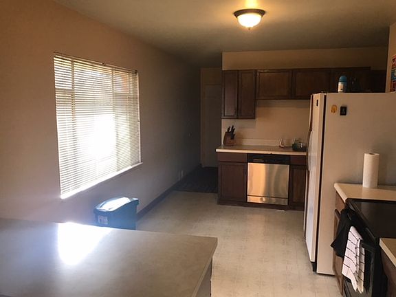 4th image of 3516 S Holly St