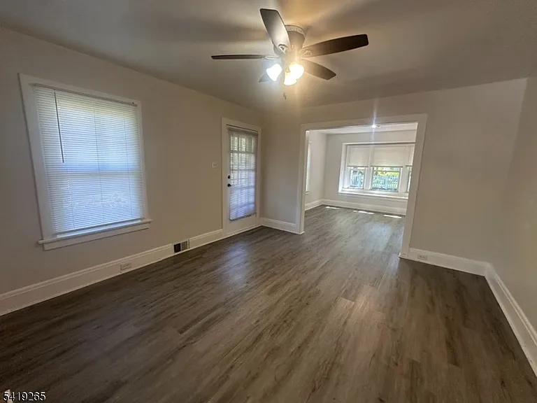 273 W Mount Pleasant Ave — Photo 4