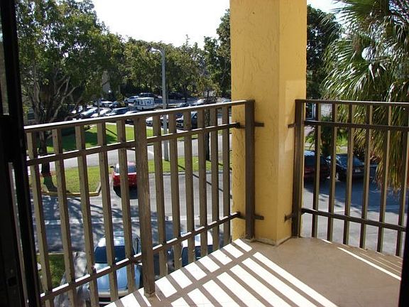 4th image of 3581 SW 117th Ave #5309