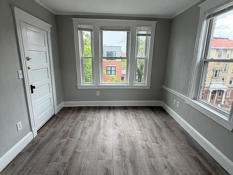 250 Washington St #7 — Photo 5