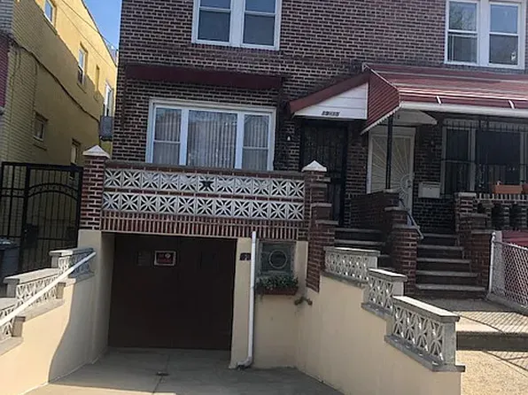 1915 21st Dr, Astoria, NY 11105