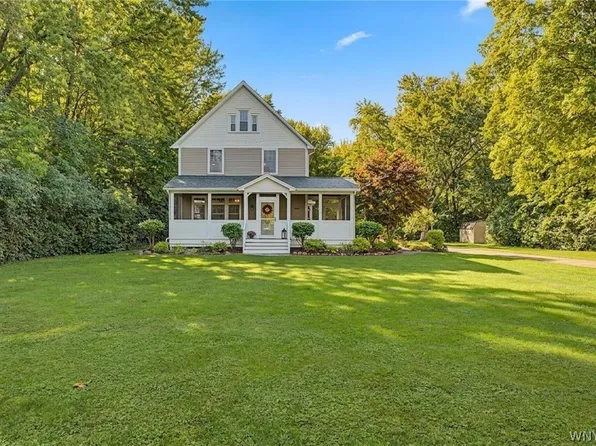 3258 Old Lakeview Rd, Hamburg, NY 14075