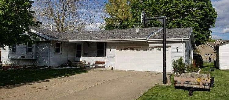 2nd image of 111 S 10th Ave