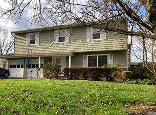 282 Mount Pleasant Rd, Smithtown, NY 11788