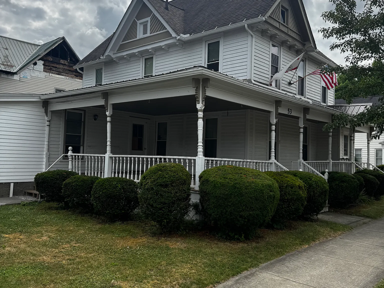4 bed, 1.5 bath, 2110 sqft, $1,200 — Photo 2