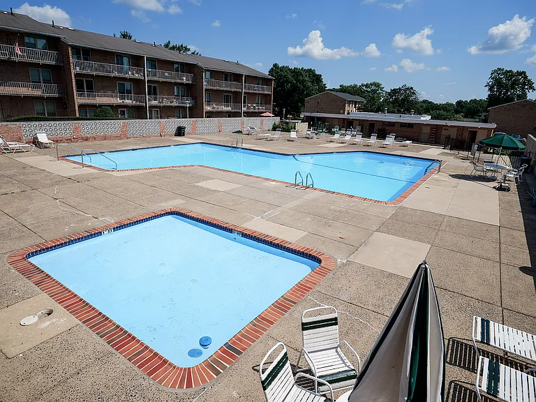 Woodmere Apartments — Photo 26