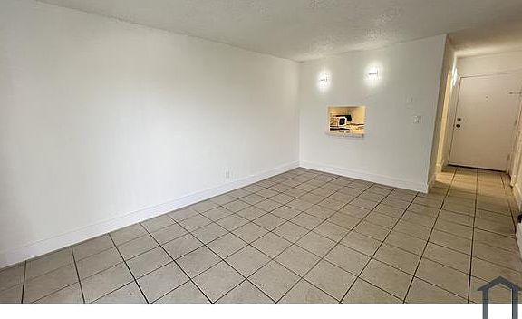 4th image of 4550 NW 9th St APT 612E