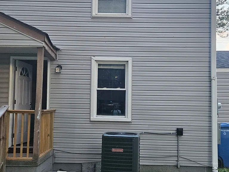 1044 George Washington Hwy N — Photo 17